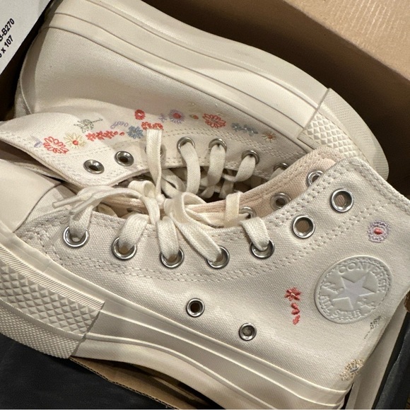 Converse Chuck Taylor All Star Lift Platform Embroidered Floral - Egret Size 5 - Picture 8 of 9
